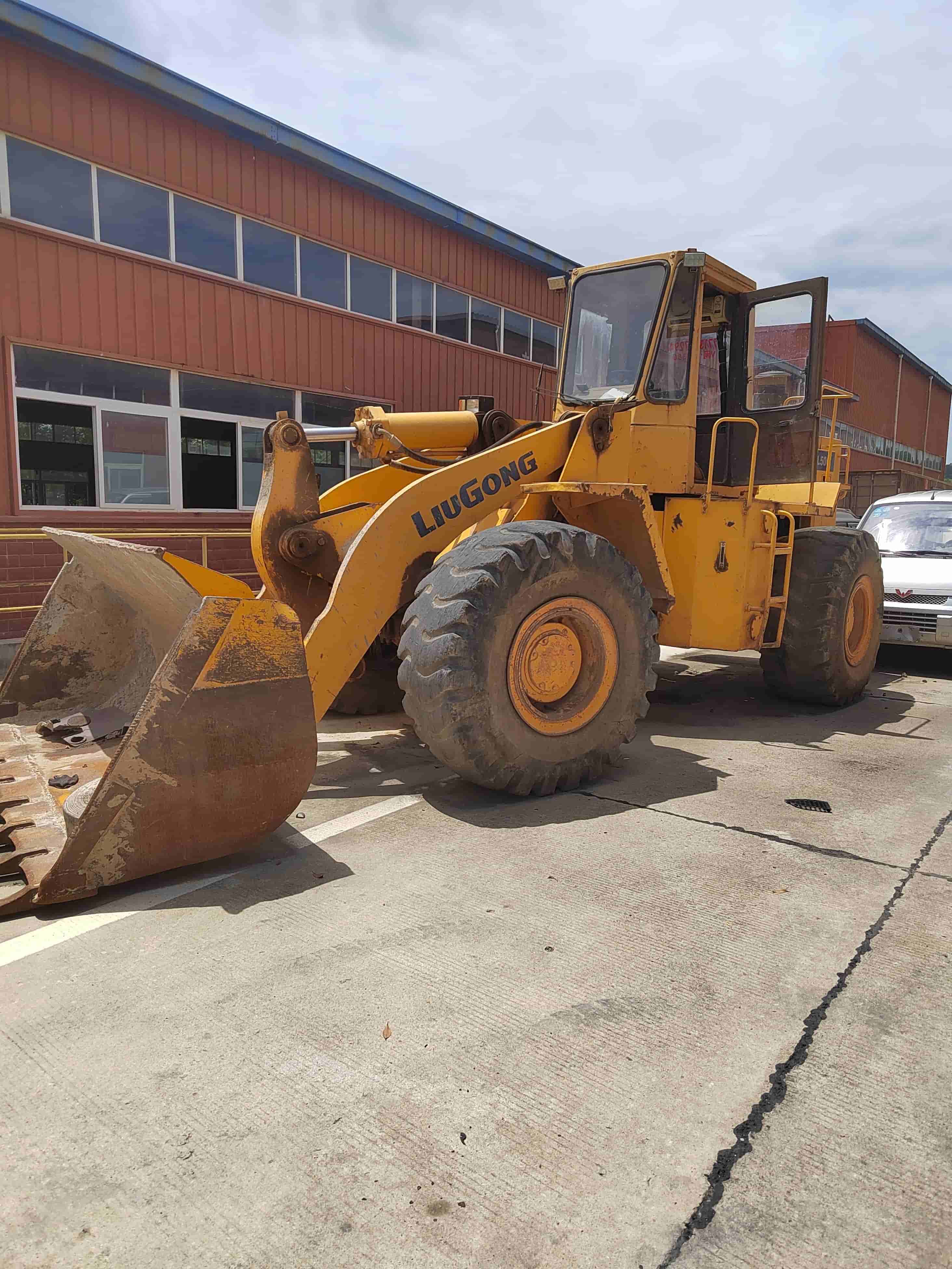 装载机报废高价回收